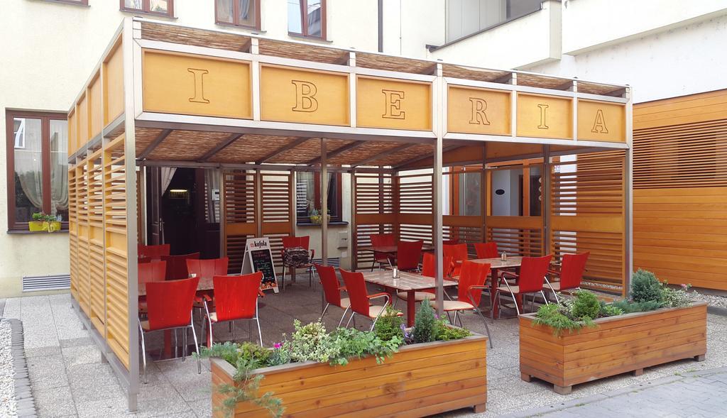 Hotel Iberia Όπαβα Εξωτερικό φωτογραφία