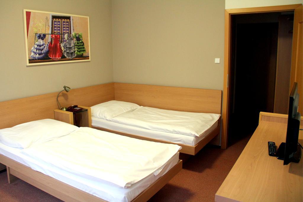 Hotel Iberia Όπαβα Εξωτερικό φωτογραφία
